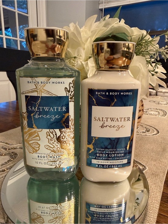 Bath & Body Works Other - Bath & Body Works Saltwater Breeze Body Wash & Lotion Set - White & Teal
